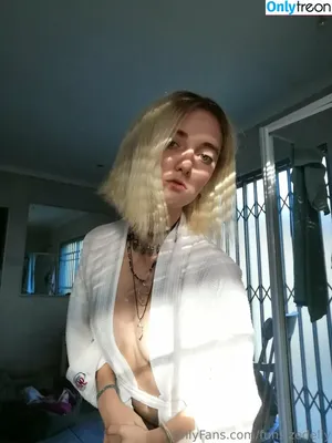 funsizedellyuwu / funsizehaley nude photo #0005