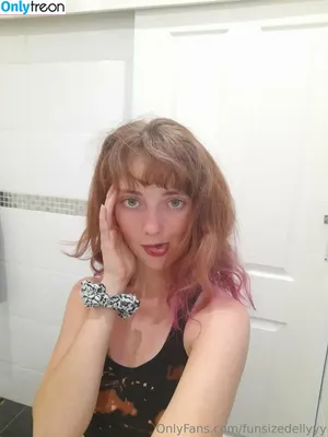 funsizedellyuwu / funsizehaley nude photo #0007