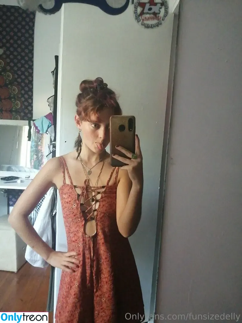 funsizedellyuwu nude photo #0002 (funsizehaley)
