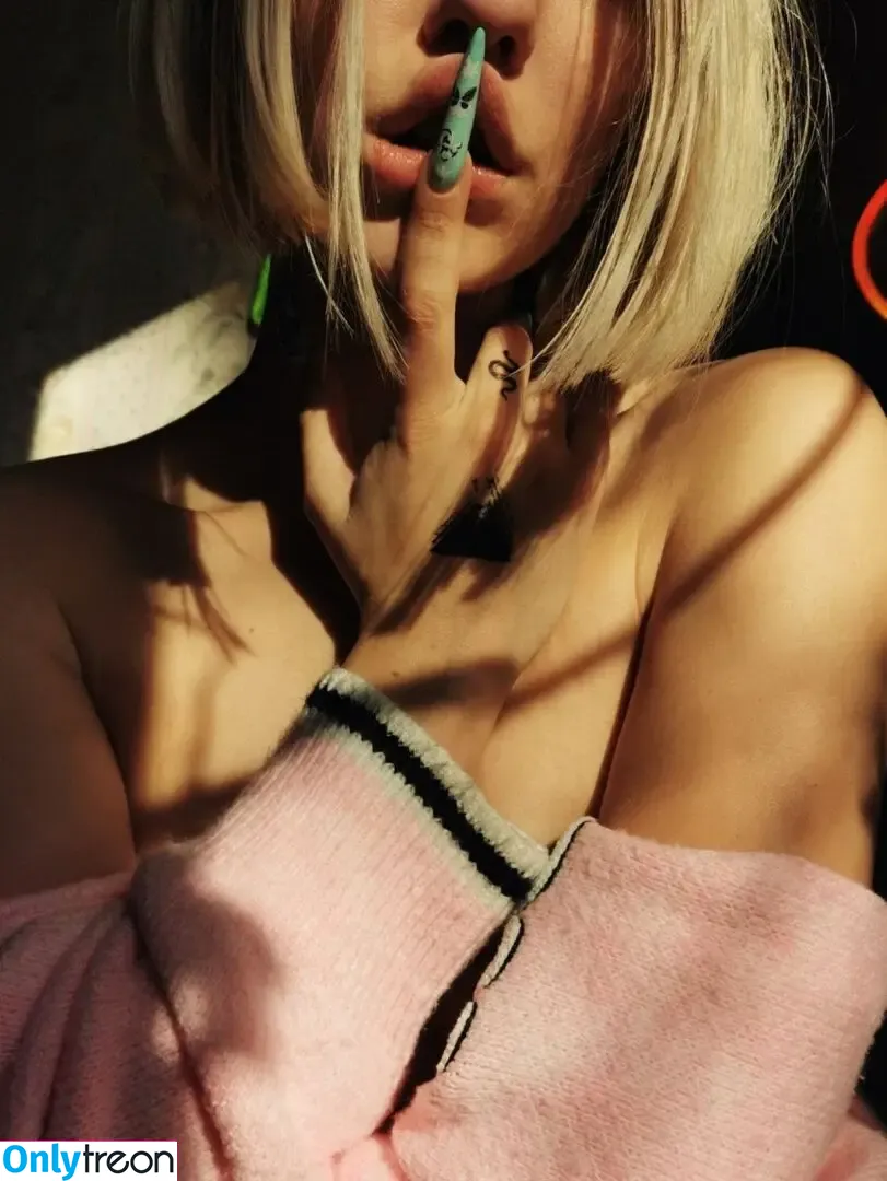 funsnail nude photo #1220 (Funnycat / Maria smirnova)