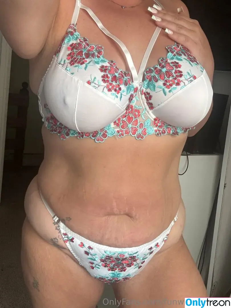 funwithmommy nude photo #1497 (funwithmommy)
