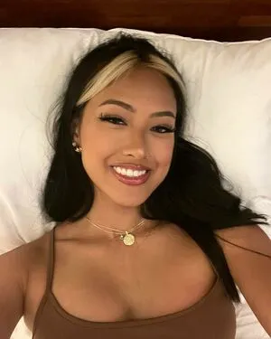 Gabby.hua / Gabby Hua nude photo #0016