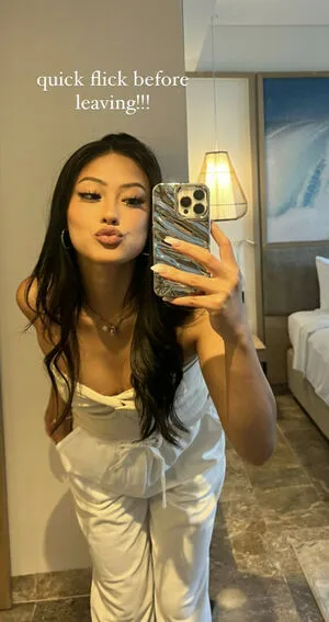 Gabby.hua / Gabby Hua nude photo #0095