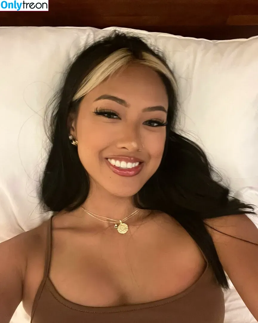 Gabby.hua nude photo #0016 (Gabby Hua)