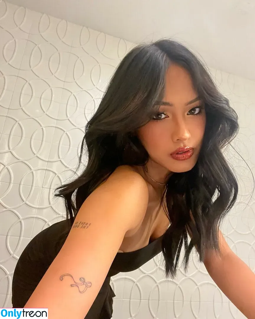 Gabby.hua nude photo #0150 (Gabby Hua)