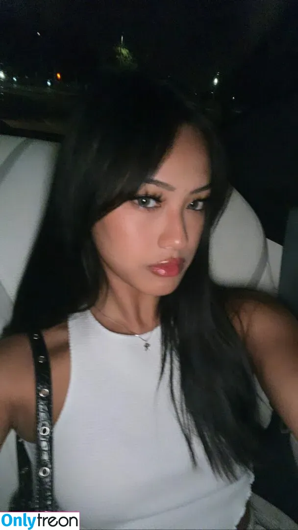 Gabby.hua nude photo #0214 (Gabby Hua)