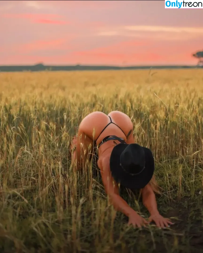 Gabby Nicholls nude photo #0003 (Amelia Nicholls / Amelia_nicholls99 / ameila9969 / amelia9969)