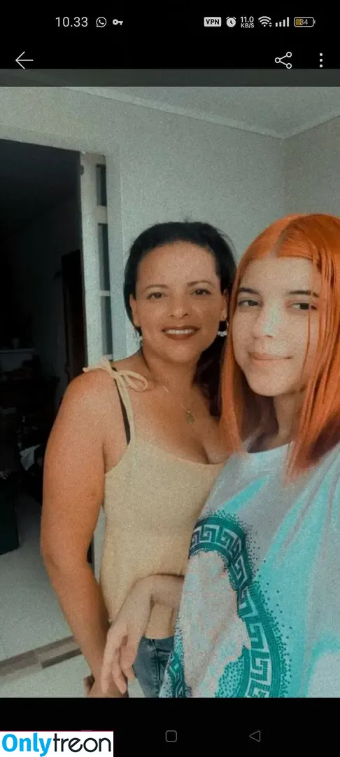 Gabbyandmommy nude photo #0003 (Saltmama / rowan.l.green / saltymamaxsugargirl)