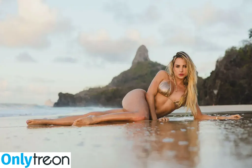 Gabi Martins nude photo #0553 (gabimartins / gabrielamartins20)