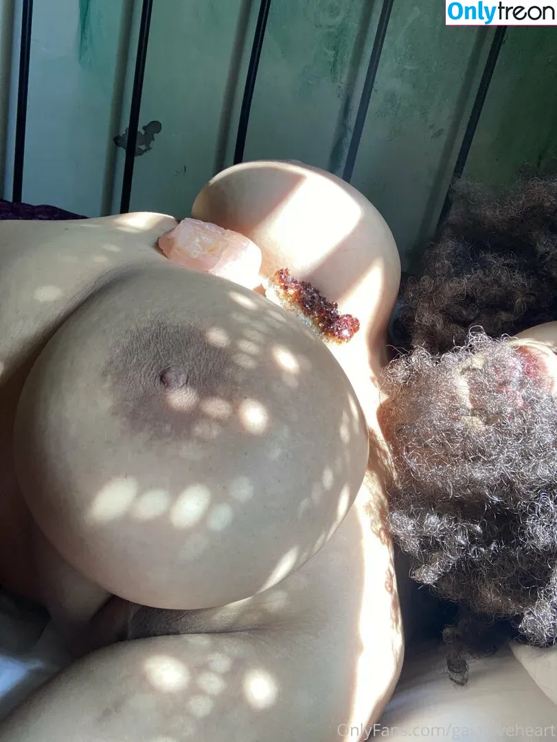 gaialoveheart nude photo #0406 (gaialovesu / gaiaxox)
