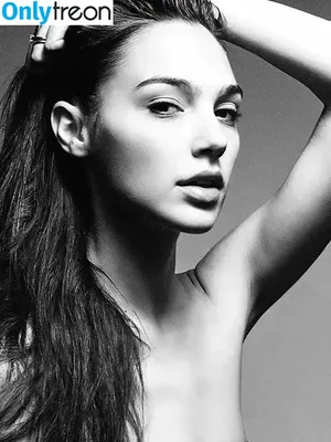 gal_gadot / inked_hriss nude photo #0010