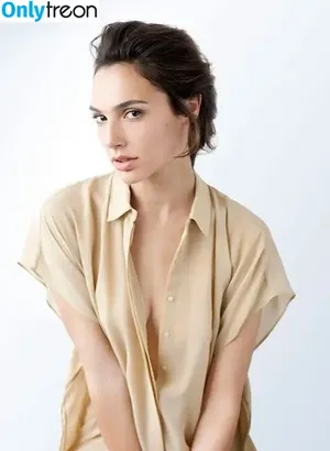 gal_gadot / inked_hriss nude photo #0019