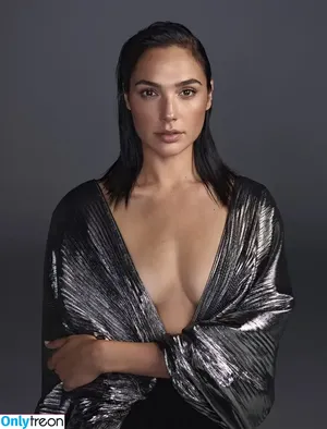 gal_gadot / inked_hriss nude photo #0090