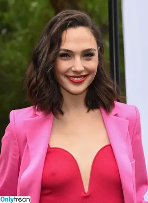 gal_gadot / inked_hriss nude photo #0108