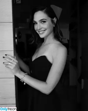 gal_gadot / inked_hriss nude photo #0111
