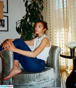 gal_gadot / GalGadotUSA1 / inked_hriss nude photo #0399