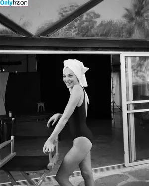 gal_gadot / GalGadotUSA1 / inked_hriss nude photo #0424