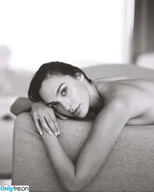 gal_gadot / inked_hriss nude photo #0471