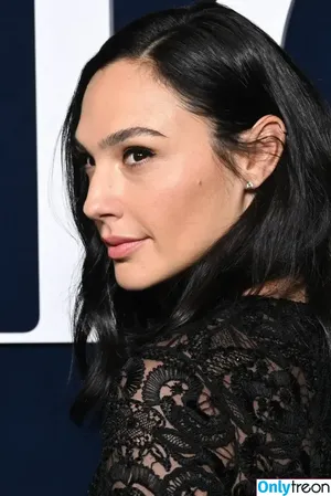 gal_gadot / inked_hriss nude photo #0527