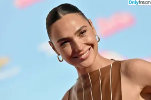 gal_gadot / inked_hriss nude photo #0661
