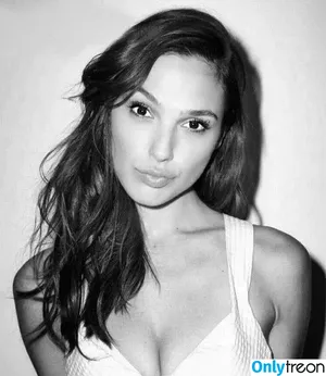 gal_gadot / inked_hriss nude photo #0754
