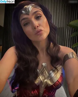 gal_gadot / inked_hriss nude photo #0850