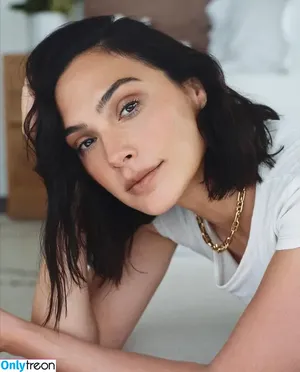 gal_gadot / inked_hriss nude photo #0920
