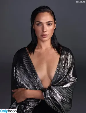 gal_gadot / inked_hriss nude photo #0940