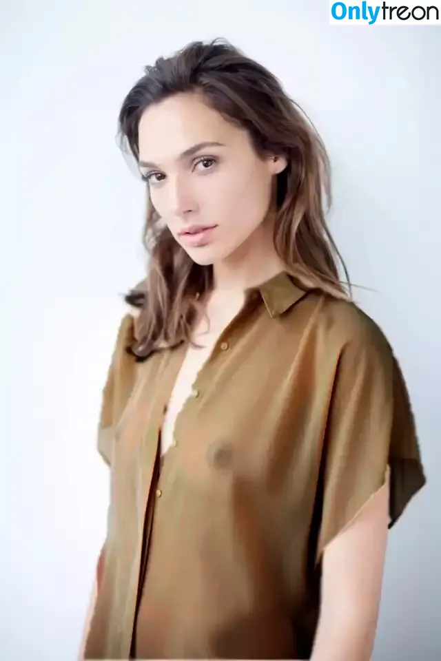 gal_gadot nude photo #0116 (inked_hriss)