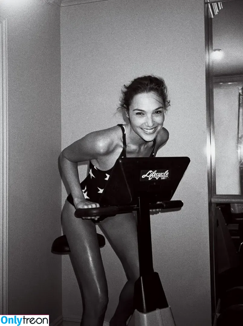 gal_gadot nude photo #0168 (inked_hriss)