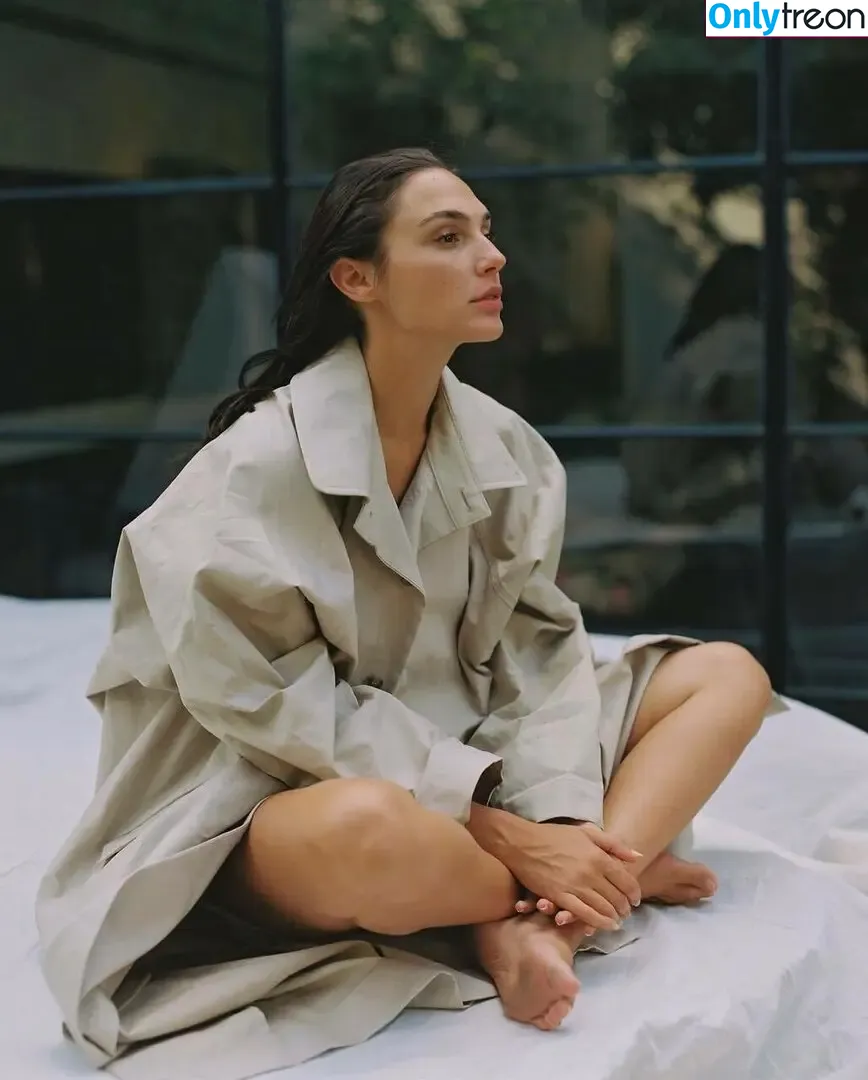 gal_gadot nude photo #0204 (GalGadotUSA1 / inked_hriss)