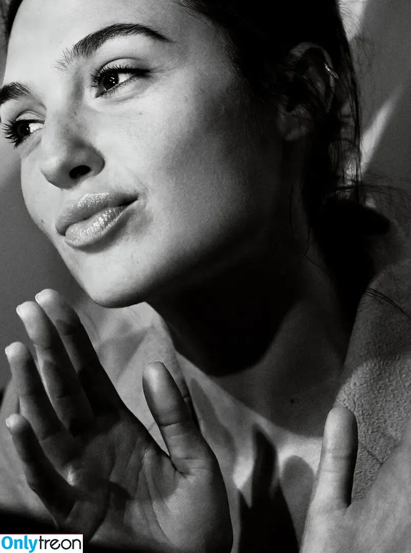 gal_gadot nude photo #0362 (inked_hriss)