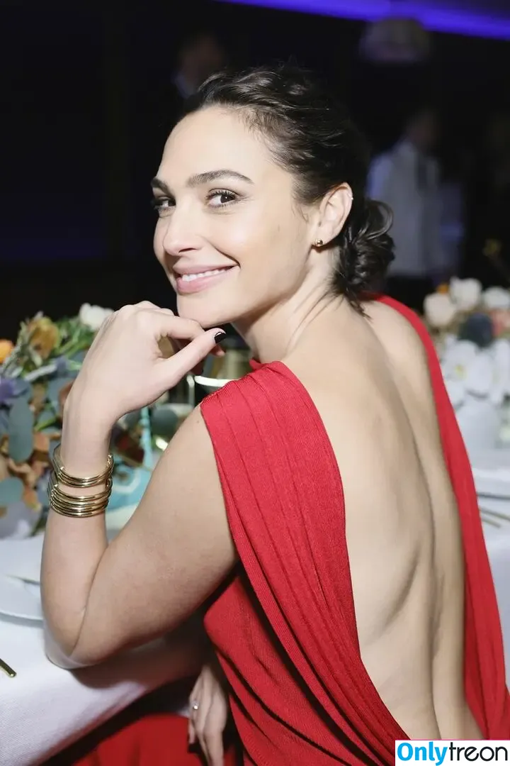 gal_gadot nude photo #0461 (GalGadotUSA1 / inked_hriss)
