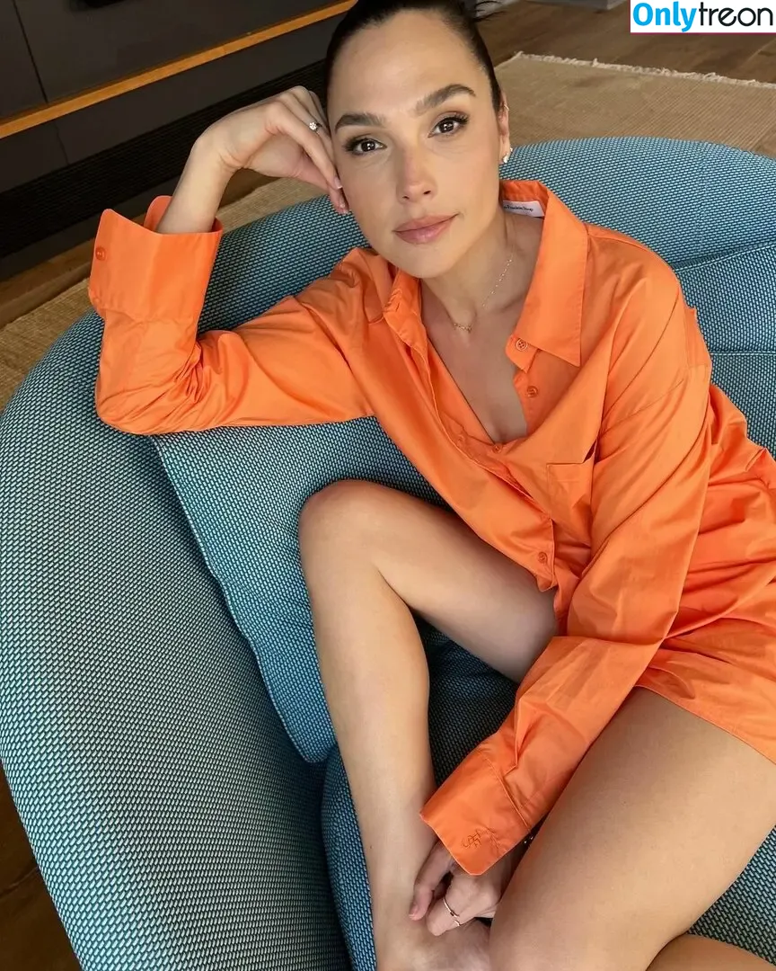 gal_gadot nude photo #0477 (inked_hriss)