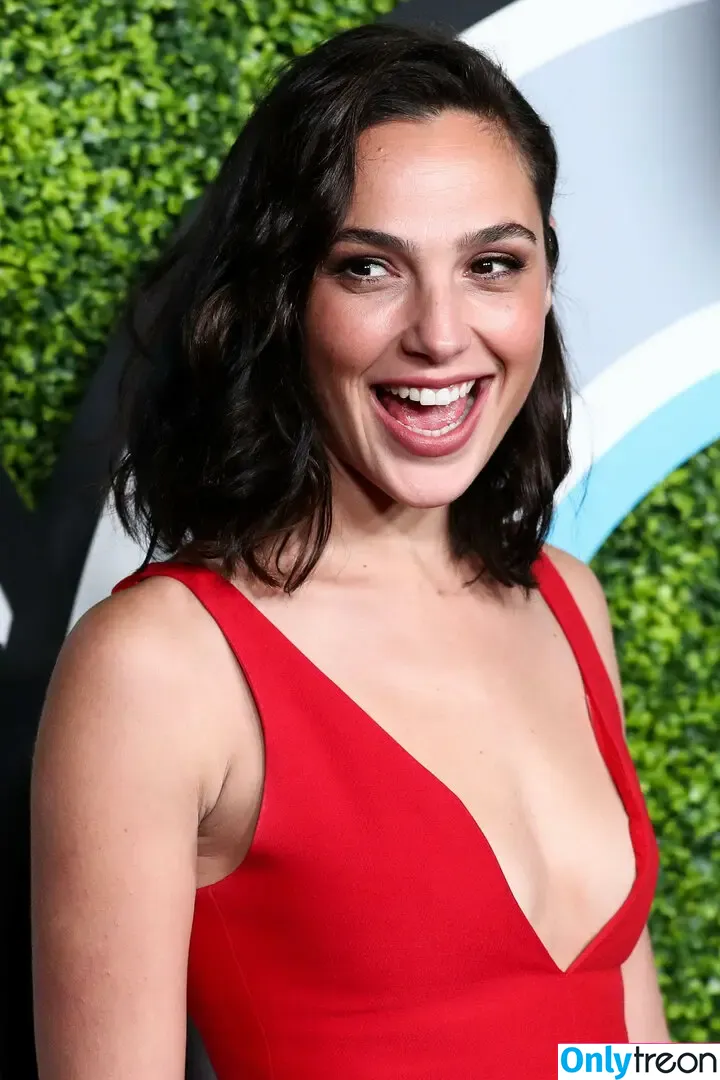 gal_gadot nude photo #0487 (inked_hriss)