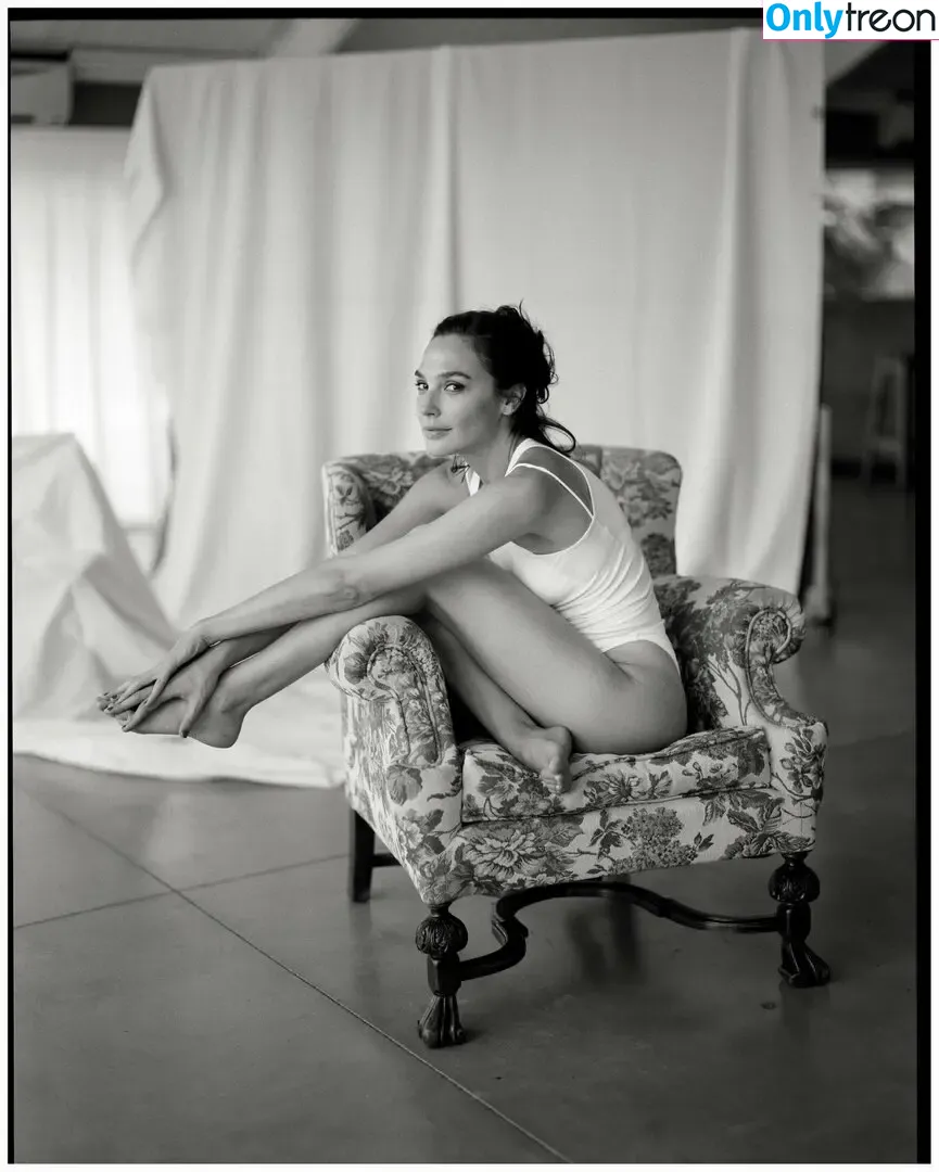 gal_gadot nude photo #0522 (inked_hriss)