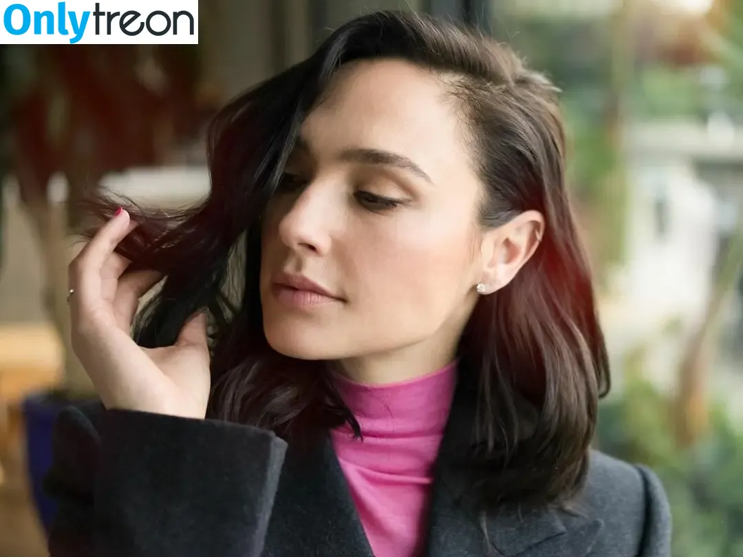 gal_gadot nude photo #0547 (inked_hriss)