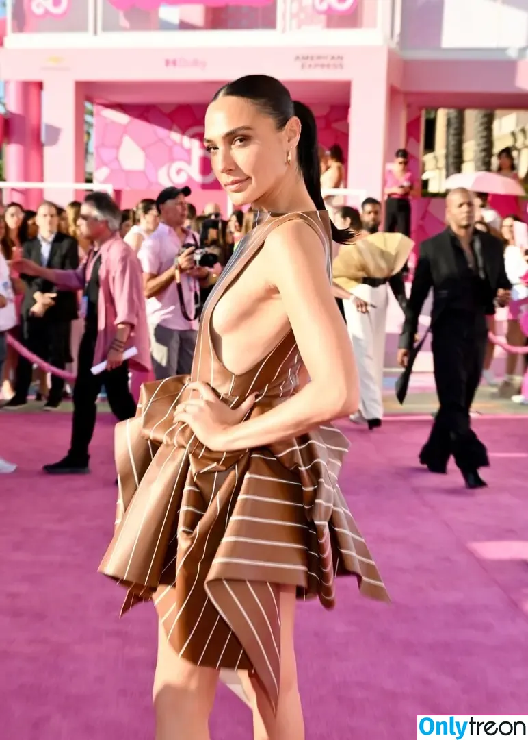 gal_gadot nude photo #0619 (inked_hriss)