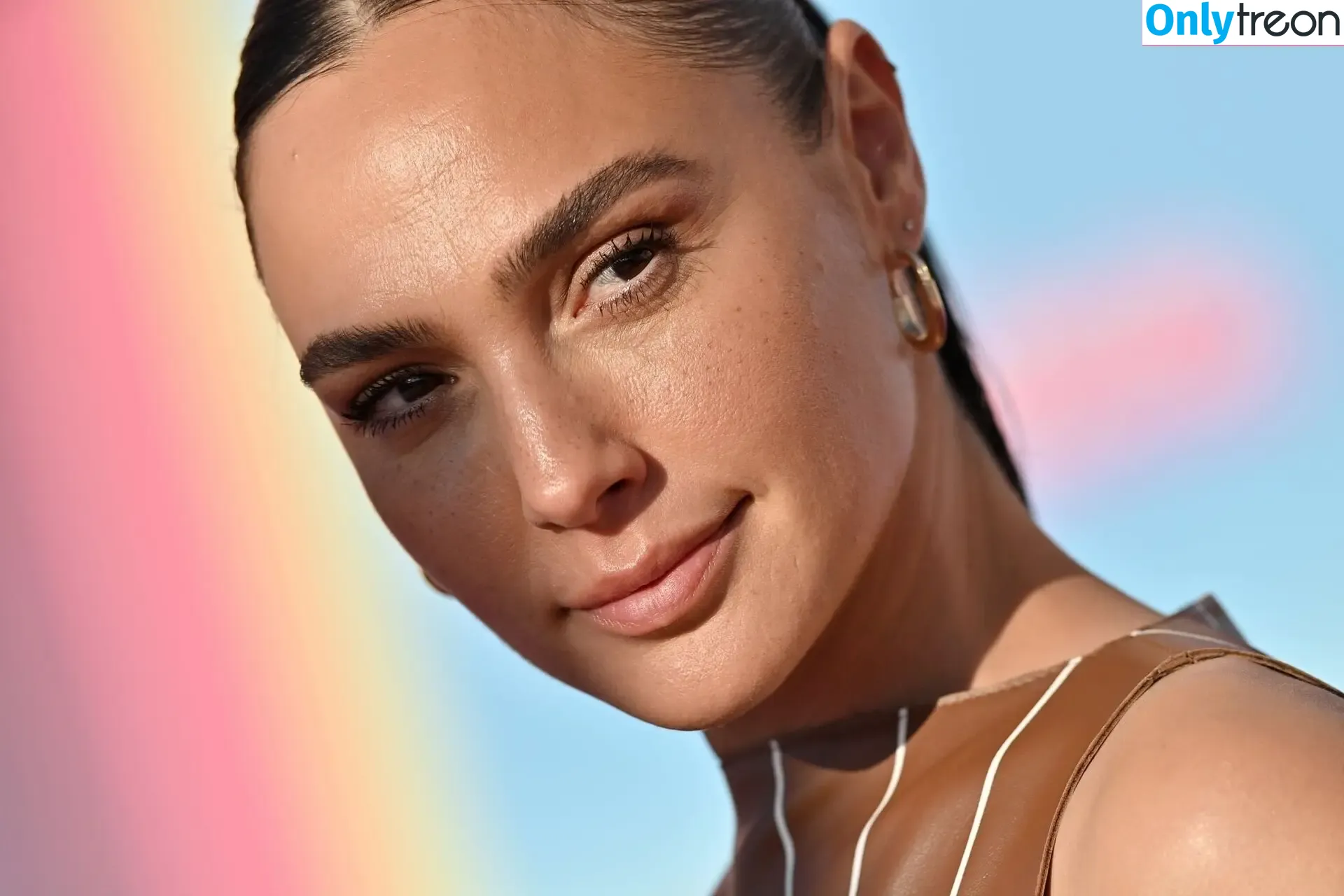 gal_gadot nude photo #0663 (inked_hriss)