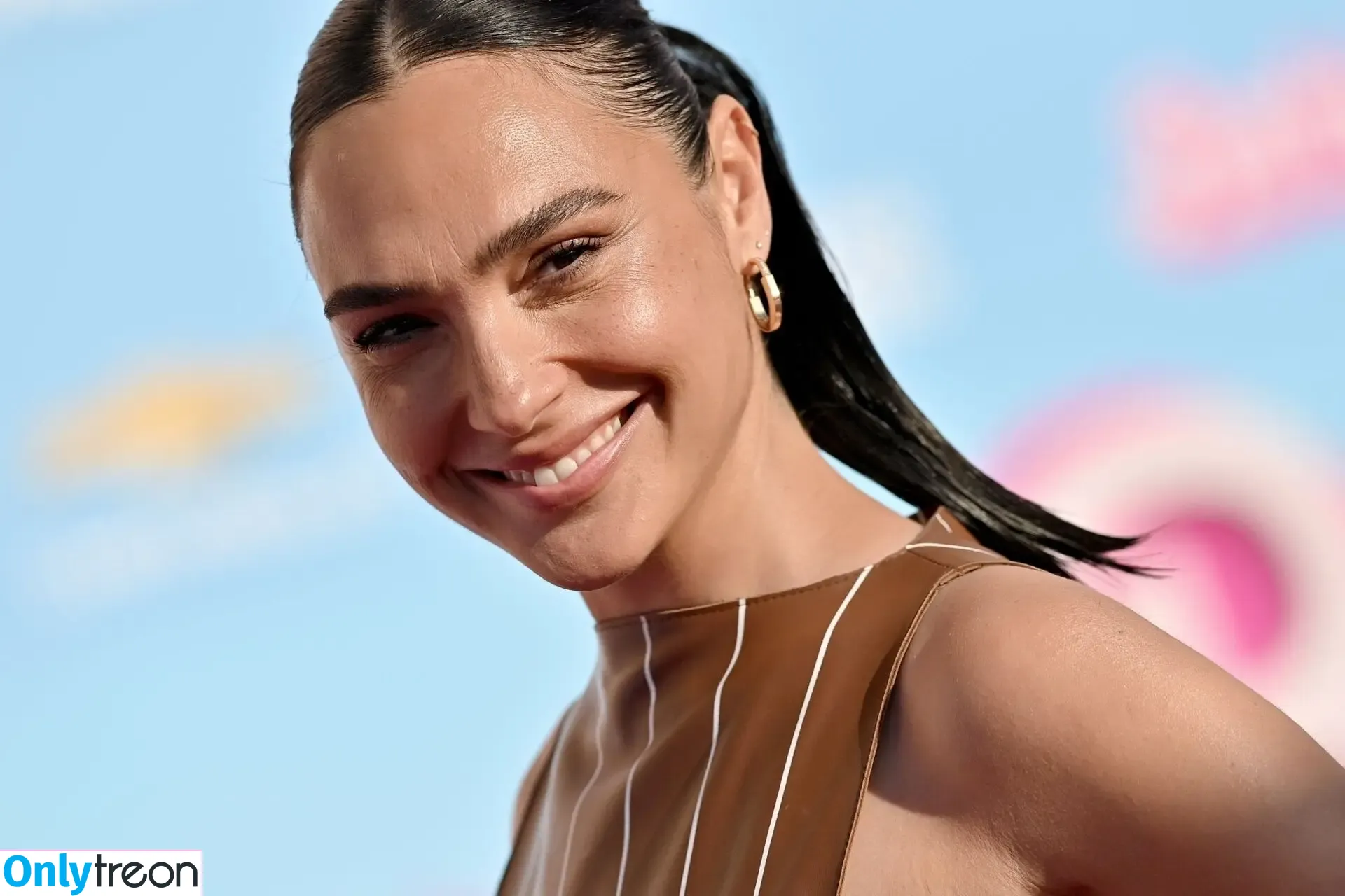 gal_gadot nude photo #0669 (inked_hriss)