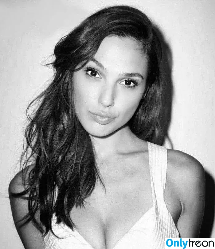 gal_gadot nude photo #0754 (inked_hriss)