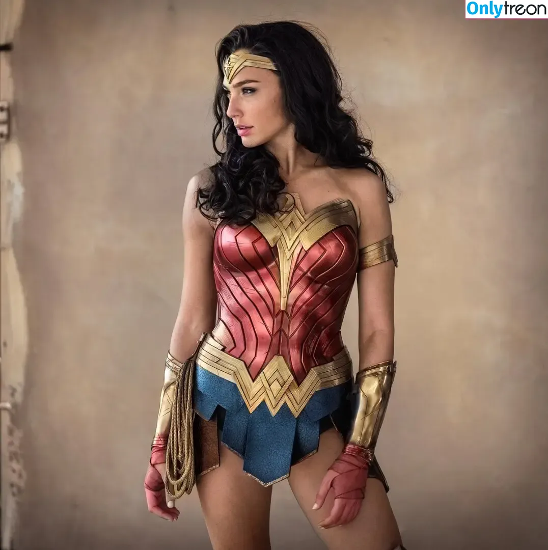 gal_gadot nude photo #0834 (inked_hriss)