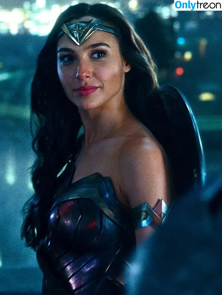 gal_gadot nude photo #0851 (inked_hriss)