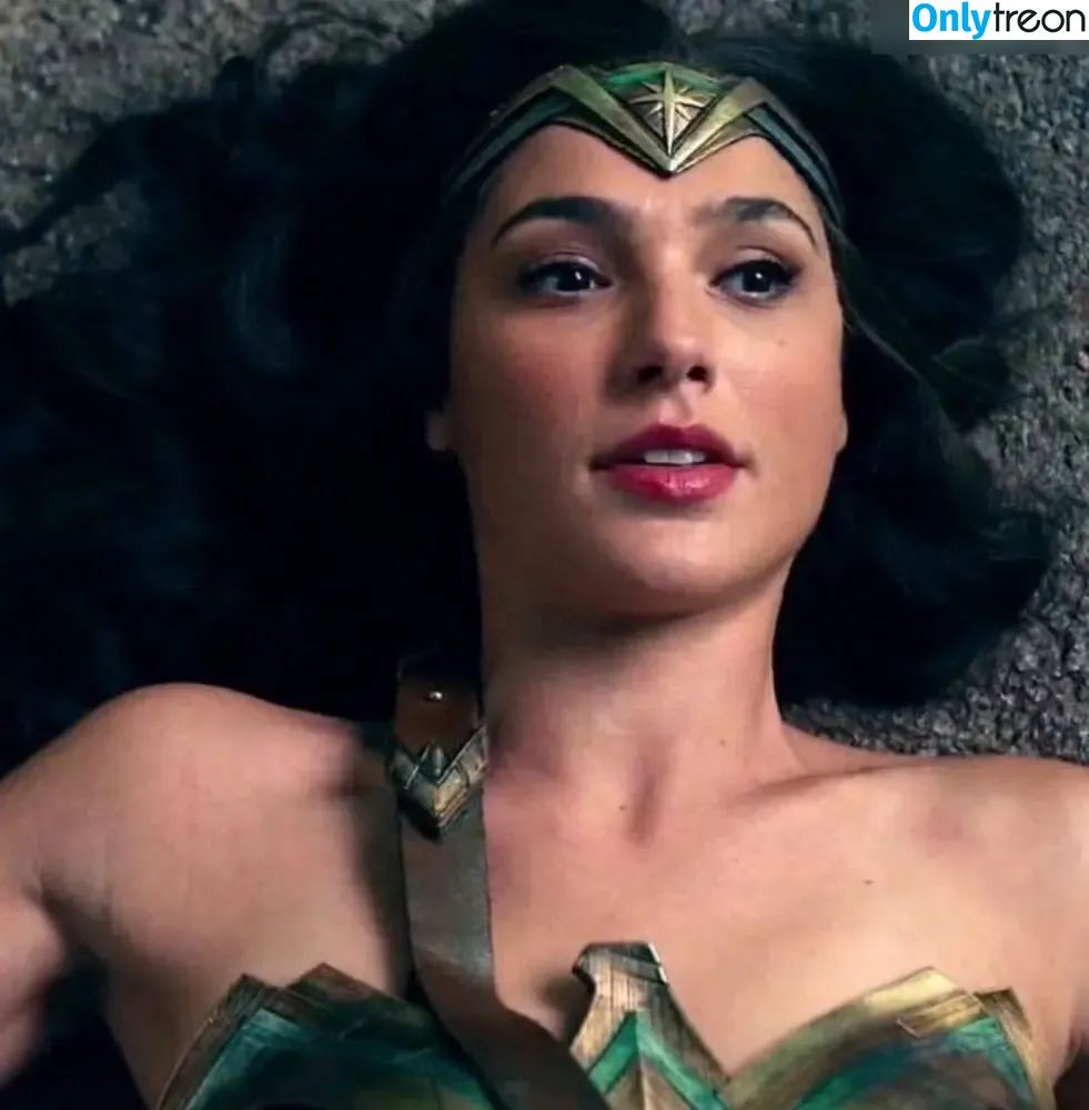 gal_gadot nude photo #0853 (inked_hriss)