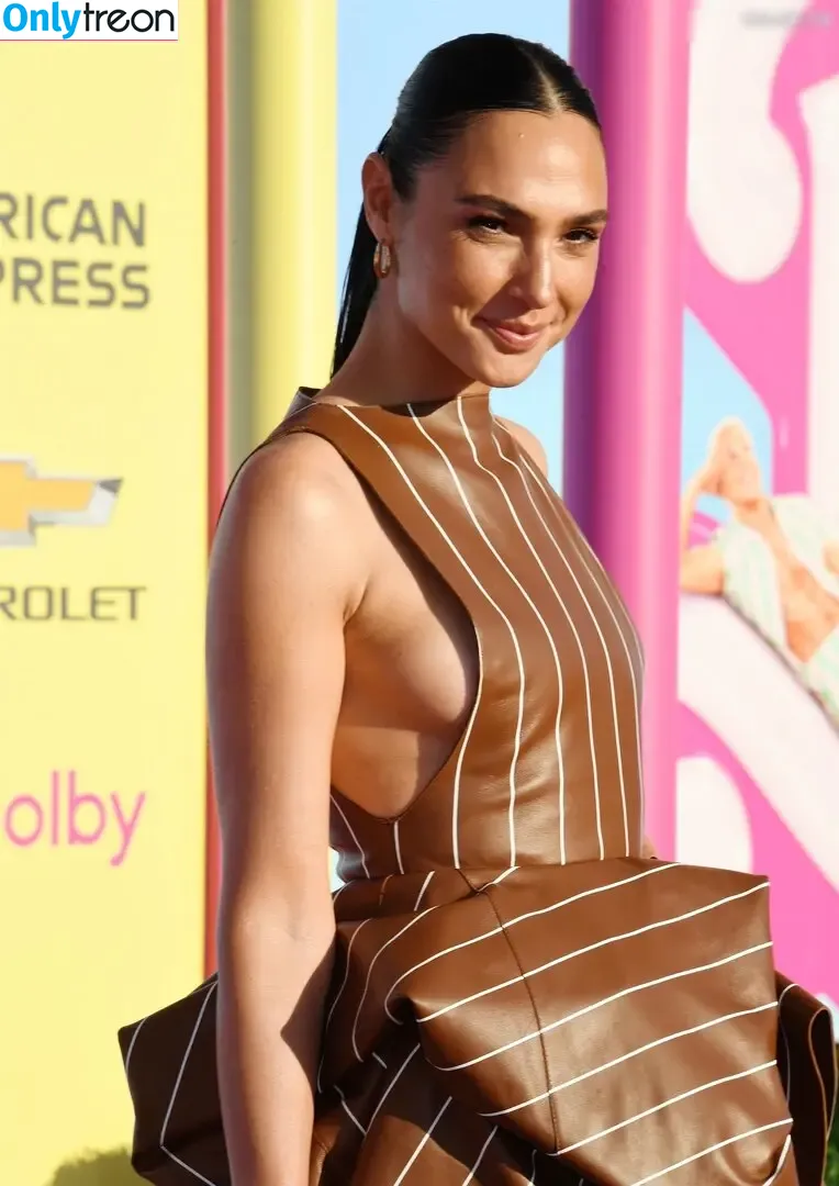 gal_gadot nude photo #0856 (inked_hriss)