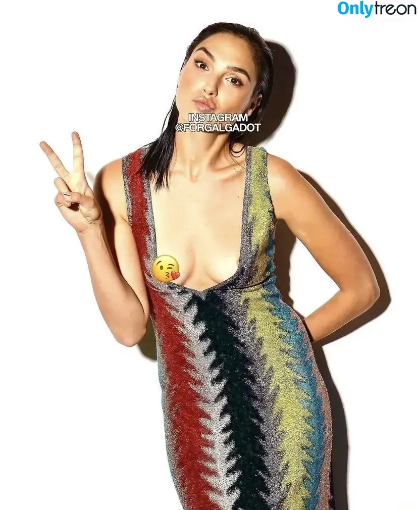 gal_gadot nude photo #0910 (inked_hriss)