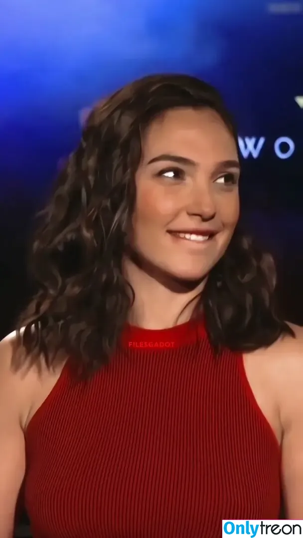 gal_gadot nude photo #0923 (inked_hriss)