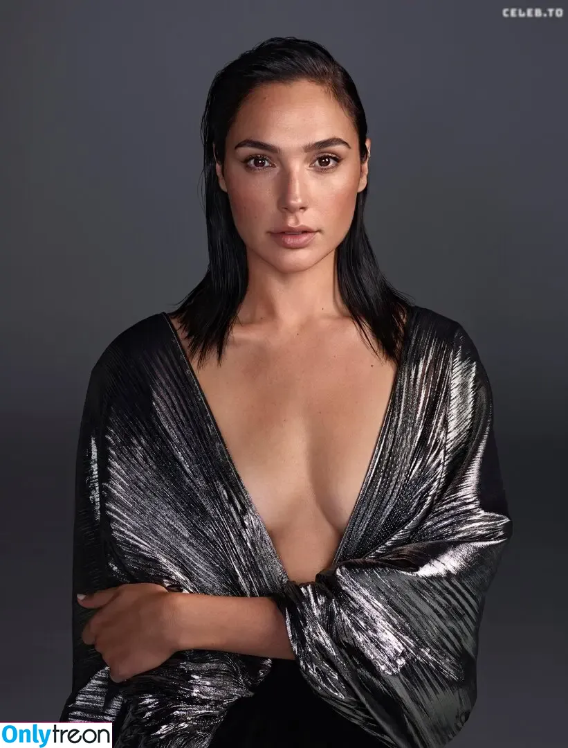 gal_gadot nude photo #0940 (inked_hriss)