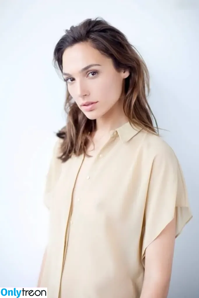 gal_gadot nude photo #0944 (inked_hriss)
