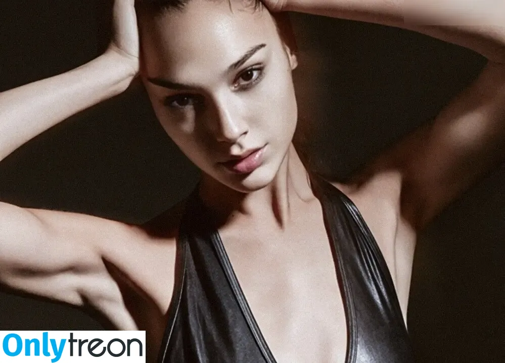 gal_gadot nude photo #0994 (inked_hriss)